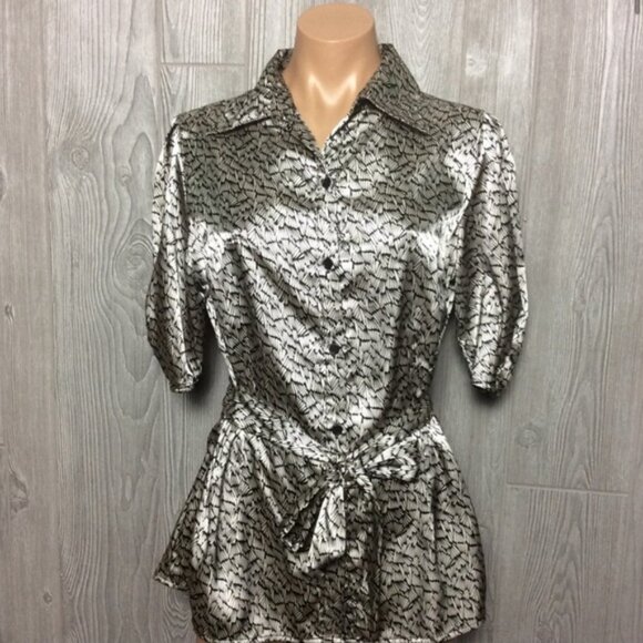 Le Grange Tops - Pretty Button Down Blouse